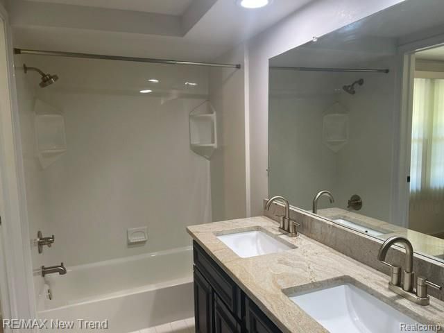4727 S Knoll Road, West Bloomfield, MI 48323