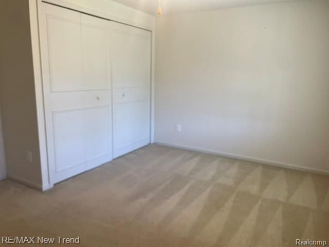 4727 S Knoll Road, West Bloomfield, MI 48323