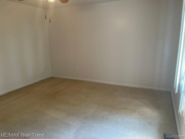 4727 S Knoll Road, West Bloomfield, MI 48323