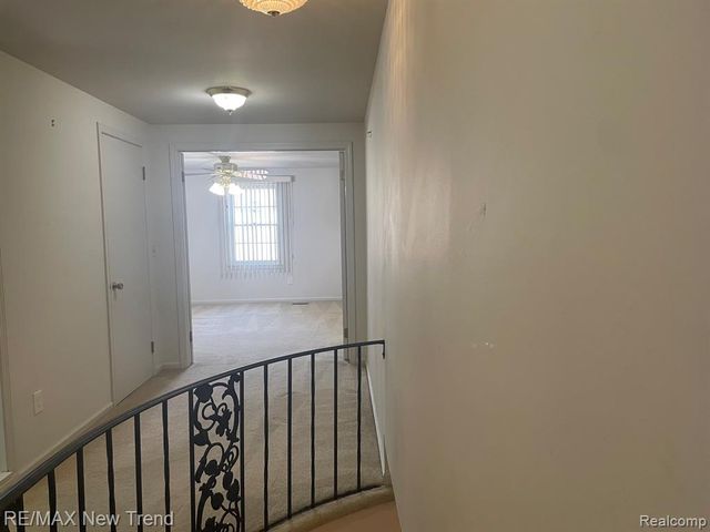 4727 S Knoll Road, West Bloomfield, MI 48323