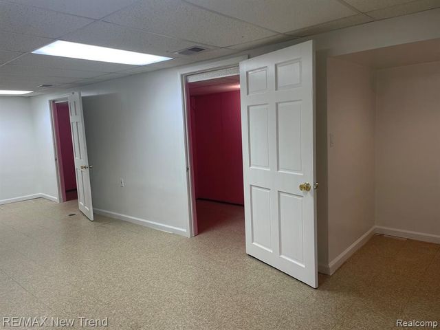 4727 S Knoll Road, West Bloomfield, MI 48323