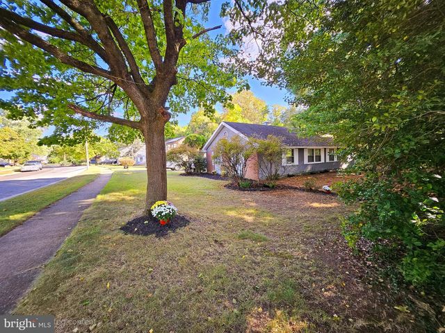 49 BONNIE LN, Willingboro, NJ 08046
