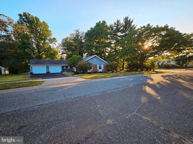 49 BONNIE LN, Willingboro, NJ 08046