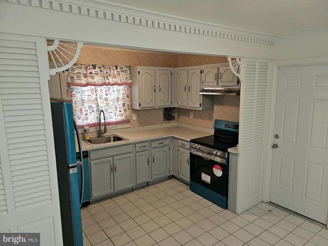 49 BONNIE LN, Willingboro, NJ 08046