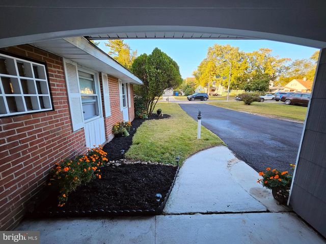 49 BONNIE LN, Willingboro, NJ 08046