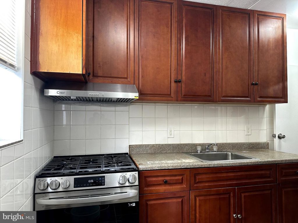 720 WINTON ST, PHILADELPHIA, PA 19148 — photo 5