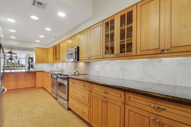 11370 Twelve Oaks Way 416, North Palm Beach, FL 33408