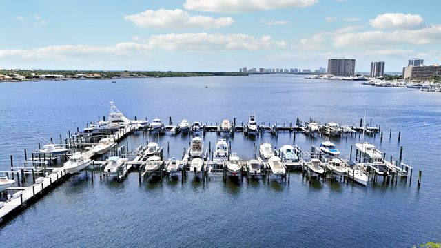 11370 Twelve Oaks Way 416, North Palm Beach, FL 33408