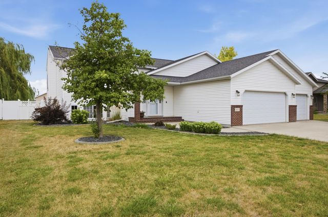 3671 Harrison Street S, Fargo, ND 58104