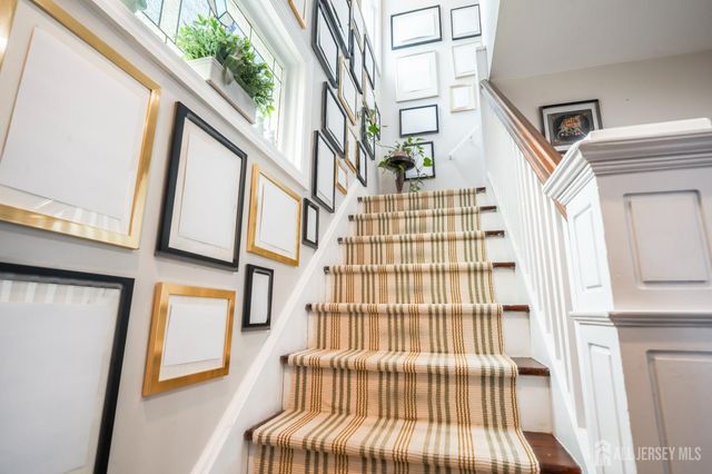 24 Dartmouth Street, Edison, NJ 08837