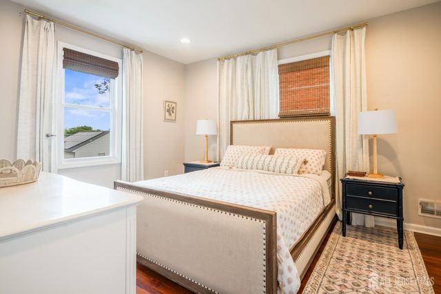 24 Dartmouth Street, Edison, NJ 08837