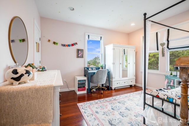 24 Dartmouth Street, Edison, NJ 08837