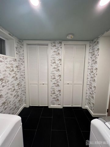 24 Dartmouth Street, Edison, NJ 08837