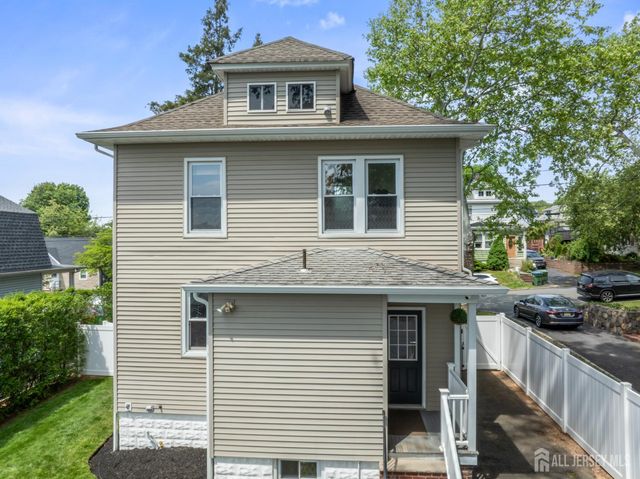 24 Dartmouth Street, Edison, NJ 08837