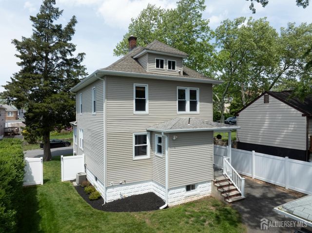 24 Dartmouth Street, Edison, NJ 08837