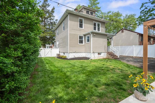 24 Dartmouth Street, Edison, NJ 08837