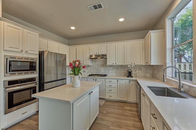 58 S Bethany Bend Circle, The Woodlands, TX 77382