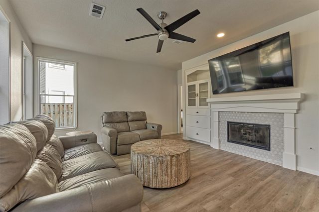 58 S Bethany Bend Circle, The Woodlands, TX 77382