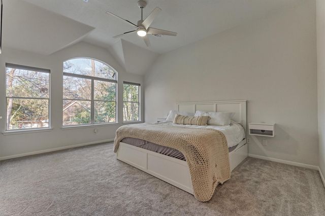 58 S Bethany Bend Circle, The Woodlands, TX 77382