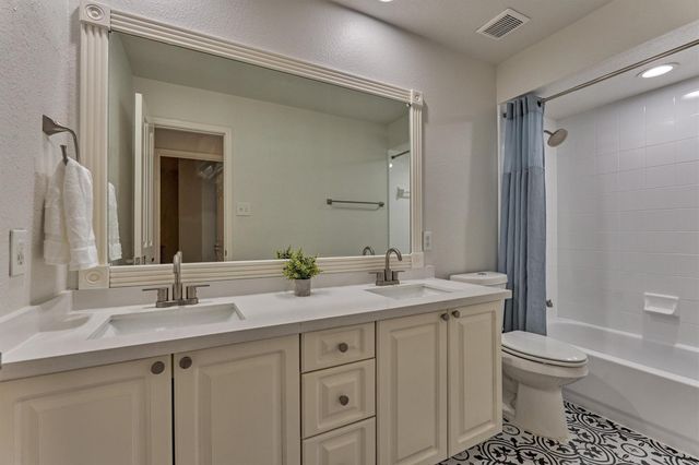 58 S Bethany Bend Circle, The Woodlands, TX 77382