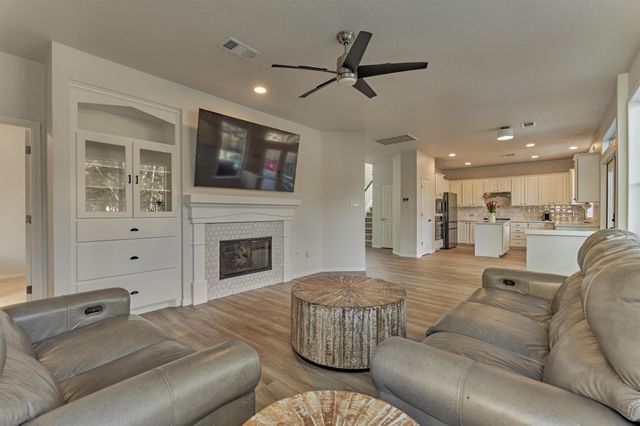 58 S Bethany Bend Circle, The Woodlands, TX 77382