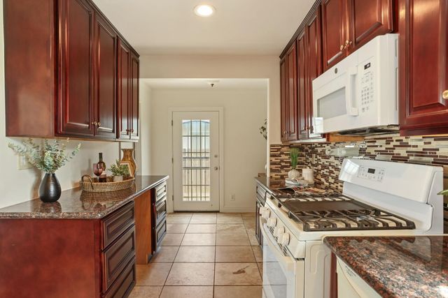 708 Ribier Ave, Lodi, CA 95240