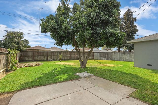708 Ribier Ave, Lodi, CA 95240