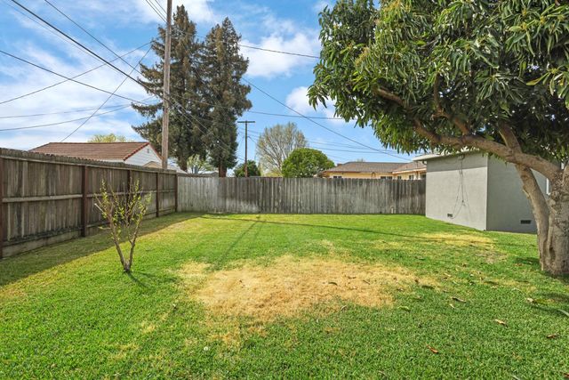 708 Ribier Ave, Lodi, CA 95240