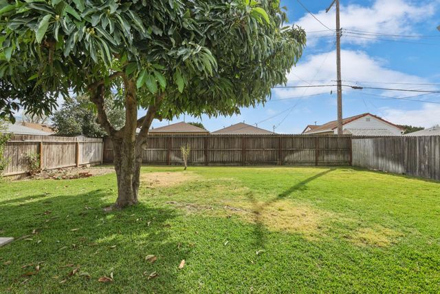 708 Ribier Ave, Lodi, CA 95240