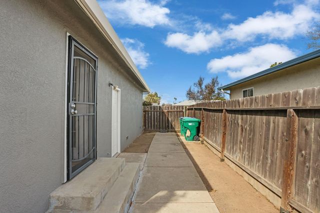 708 Ribier Ave, Lodi, CA 95240