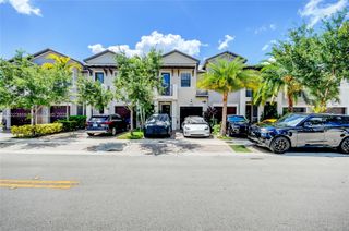 5820 NW 104th Court, Doral, FL 33178