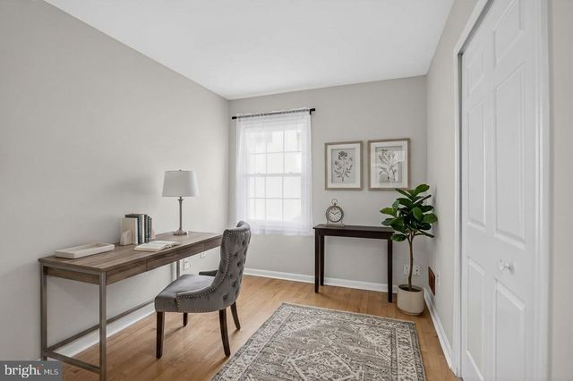 306 LOUNSBURY CT NE, Leesburg, VA 20176