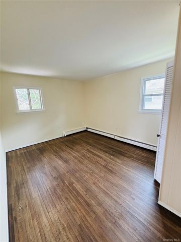 537 Lakeway Drive, West Babylon, NY 11704