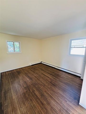 537 Lakeway Drive, West Babylon, NY 11704
