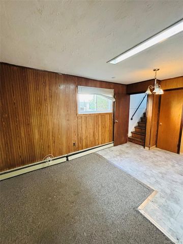 537 Lakeway Drive, West Babylon, NY 11704