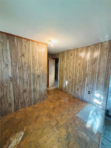 537 Lakeway Drive, West Babylon, NY 11704