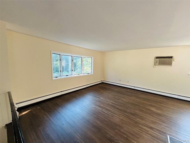 537 Lakeway Drive, West Babylon, NY 11704