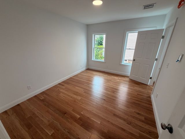 33 Pleasant St 3, Leominster, MA 01453