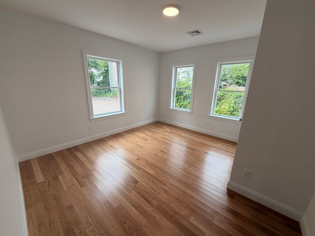 33 Pleasant St 3, Leominster, MA 01453
