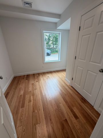 33 Pleasant St 3, Leominster, MA 01453