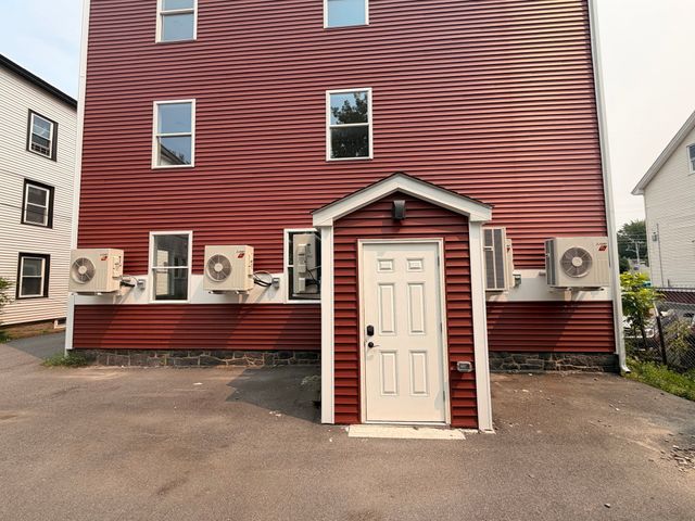 33 Pleasant St 3, Leominster, MA 01453