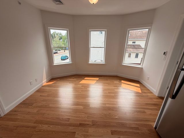 33 Pleasant St 3, Leominster, MA 01453