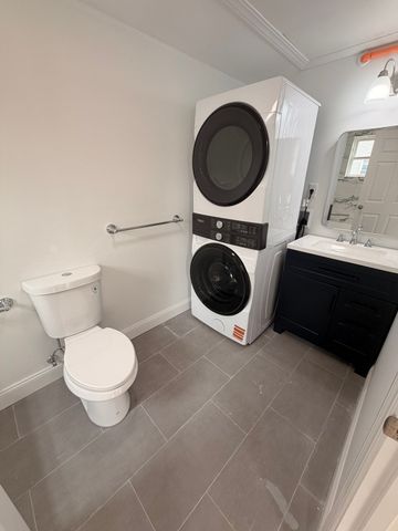 33 Pleasant St 3, Leominster, MA 01453