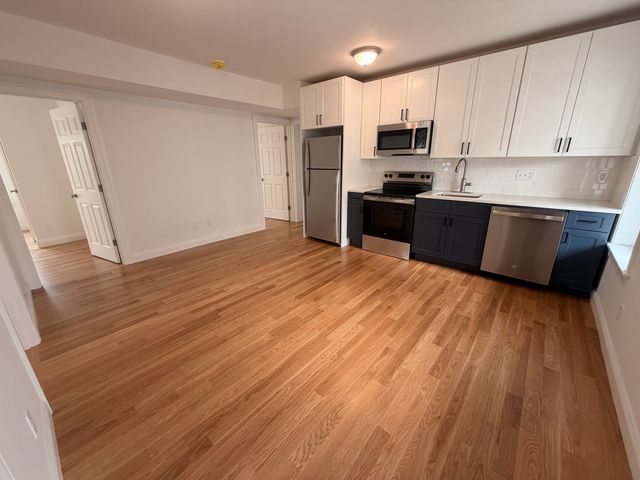 33 Pleasant St 3, Leominster, MA 01453