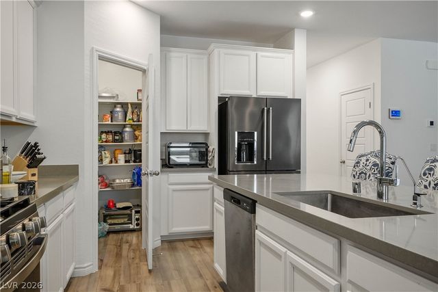 6839 Greensmen Avenue, Las Vegas, NV 89156