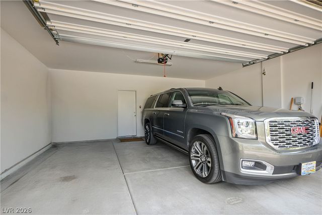 6839 Greensmen Avenue, Las Vegas, NV 89156
