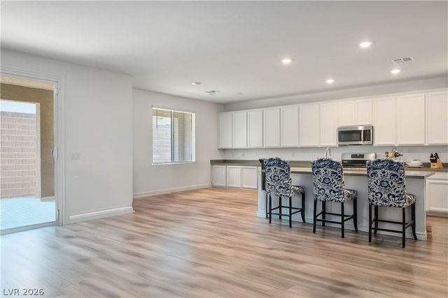 6839 Greensmen Avenue, Las Vegas, NV 89156