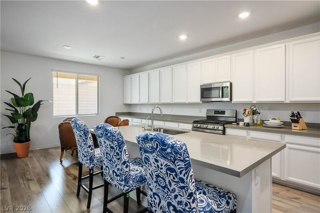 6839 Greensmen Avenue, Las Vegas, NV 89156
