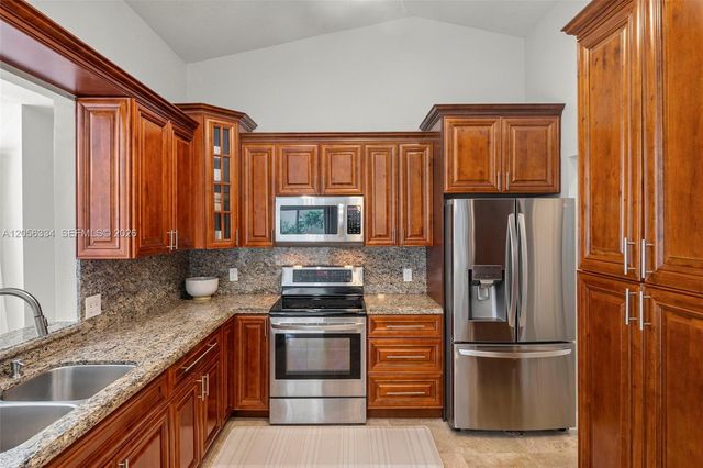 5621 Thornbluff Avenue, Davie, FL 33331