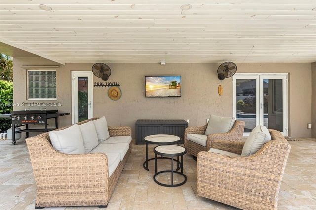 5621 Thornbluff Avenue, Davie, FL 33331